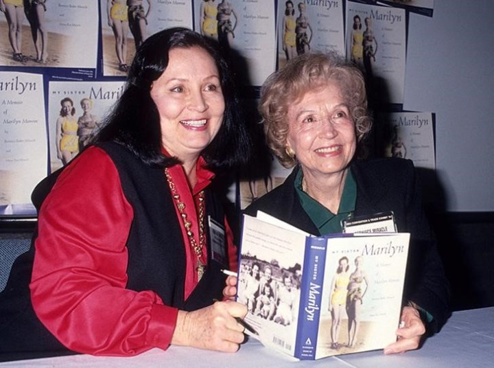 Мона Рэй и Бернис Бейкер на презентации книги об актрисе (1994 г.)